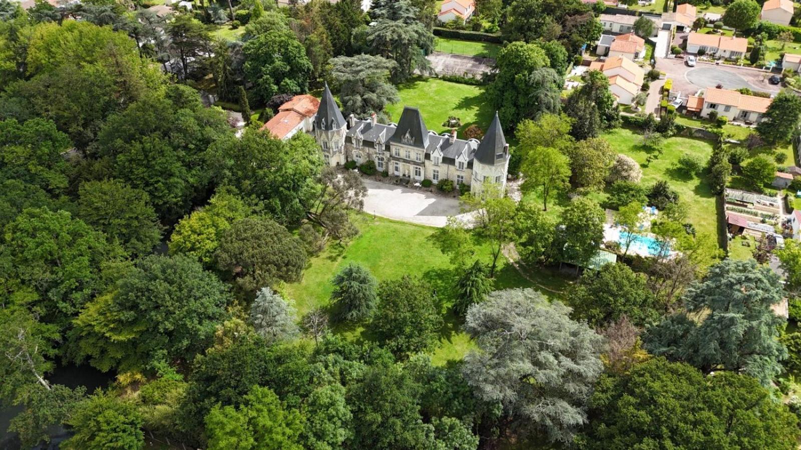 Chateau Du Bois De La Noe Bouaye Bagian luar foto