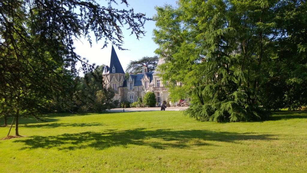 Chateau Du Bois De La Noe Bouaye Bagian luar foto