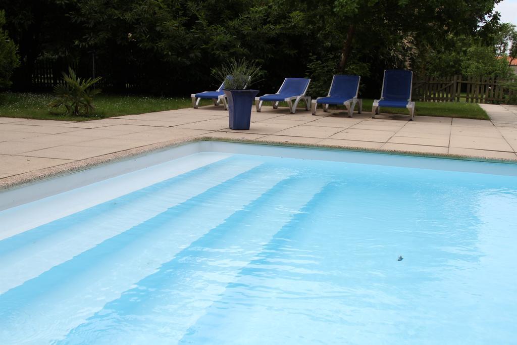 Chateau Du Bois De La Noe Bouaye Bagian luar foto