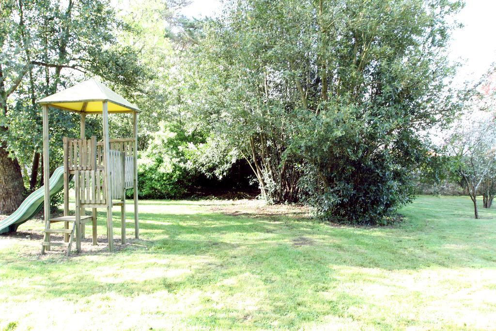 Chateau Du Bois De La Noe Bouaye Bagian luar foto